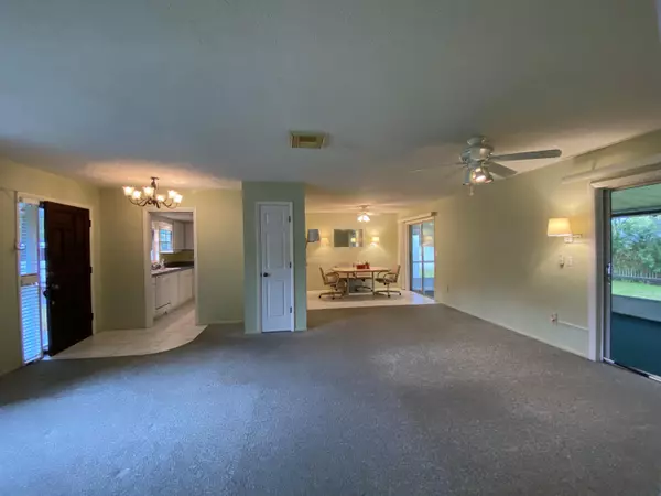 New Smyrna Beach, FL 32169,844 Cooper ST