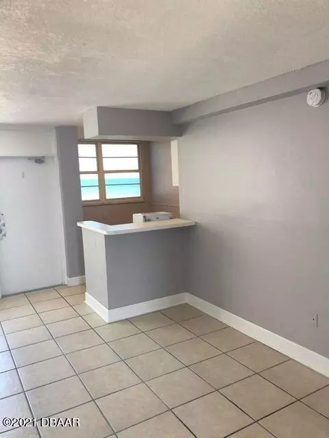 Daytona Beach, FL 32118,800 Atlantic AVE #301