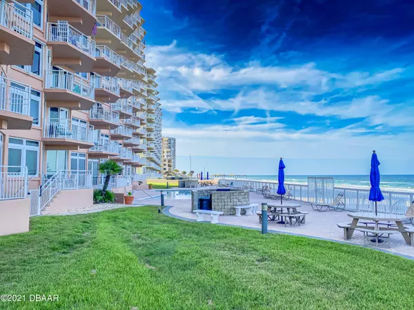 Daytona Beach Shores, FL 32118,3831 ATLANTIC AVE #606