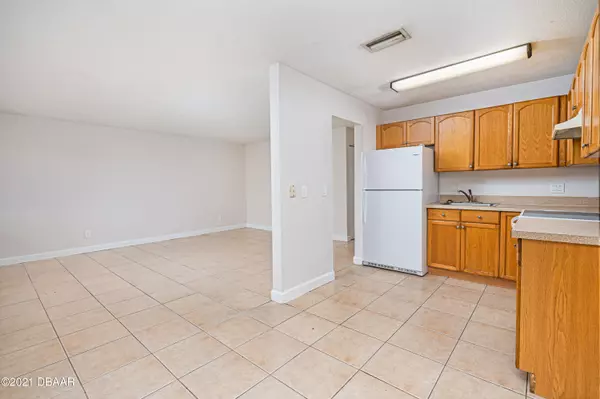 Daytona Beach, FL 32118,411 Halifax AVE #203