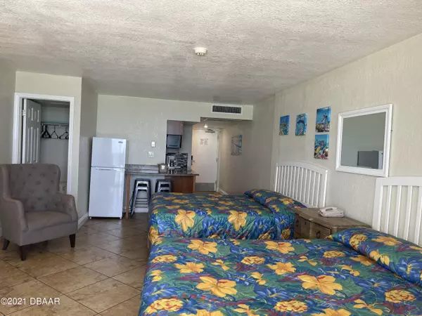 Daytona Beach Shores, FL 32118,2301 Atlantic AVE #403