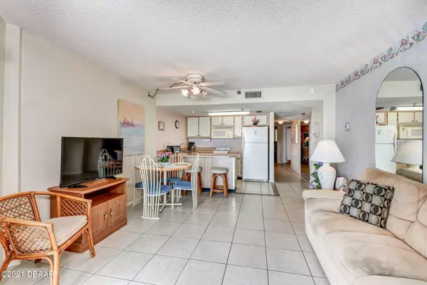 Daytona Beach Shores, FL 32118,3647 Atlantic AVE #5C