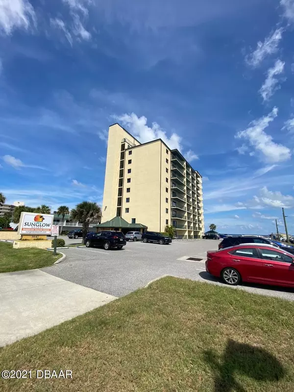 Daytona Beach Shores, FL 32118,3647 Atlantic AVE #906