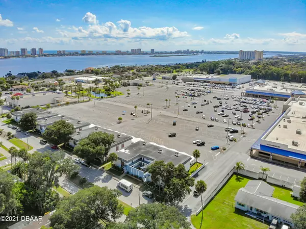 307 Ridge BLVD #2200, South Daytona, FL 32119