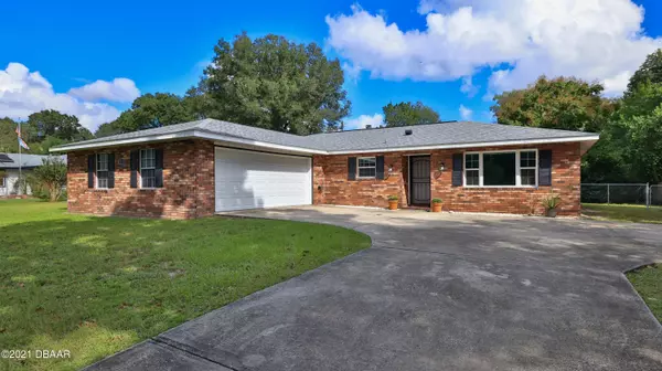 2727 Oak RD, Deland, FL 32720