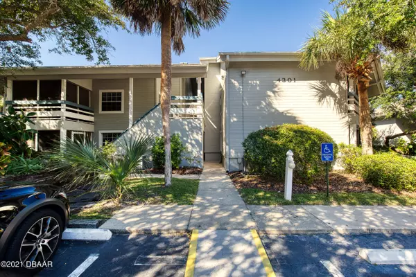 New Smyrna Beach, FL 32169,4301 Sea Mist DR #120