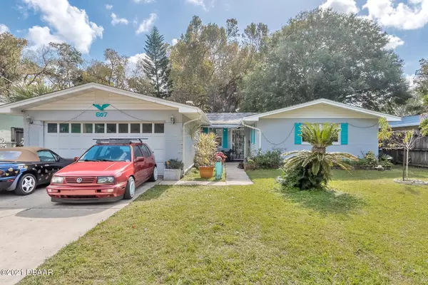 607 Center LN, Holly Hill, FL 32117