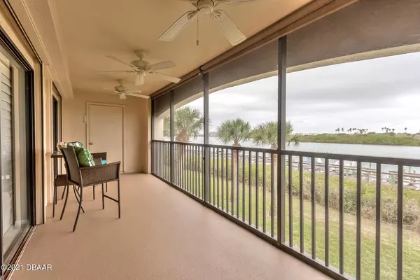 New Smyrna Beach, FL 32169,460 Bouchelle DR #202