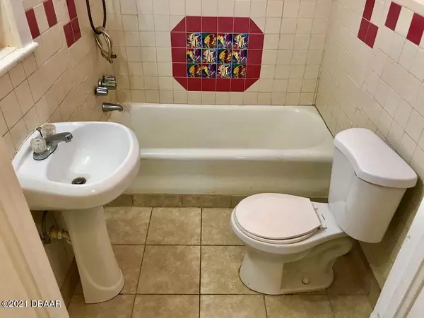 Daytona Beach, FL 32114,322 Reva ST