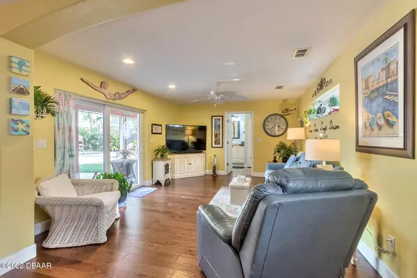 Ormond Beach, FL 32174,48 Charles TER