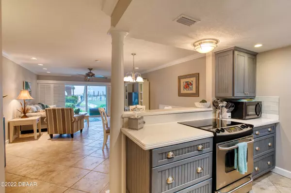 Ormond Beach, FL 32176,2810 Ocean Shore BLVD #08