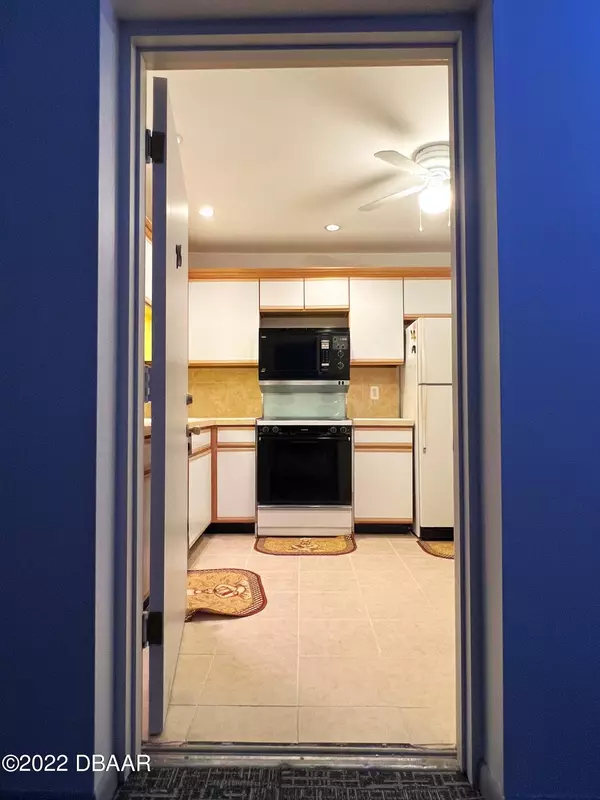 Lauderhill, FL 33313,4751 21st ST #208