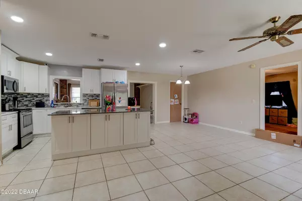 Deltona, FL 32725,855 Tulip ST