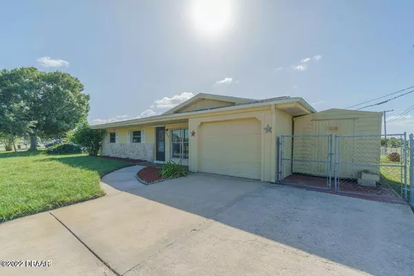 858 Bianca DR, Palm Bay, FL 32905