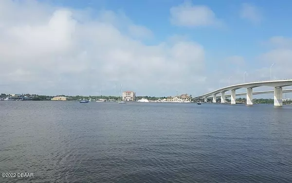 Daytona Beach, FL 32118,415 Halifax AVE #114