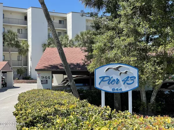 Daytona Beach, FL 32118,944 Peninsula DR #401