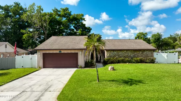 30 Twin River DR, Ormond Beach, FL 32174