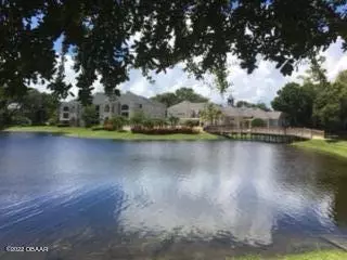 Port Orange, FL 32127,940 Village TRL #6-103