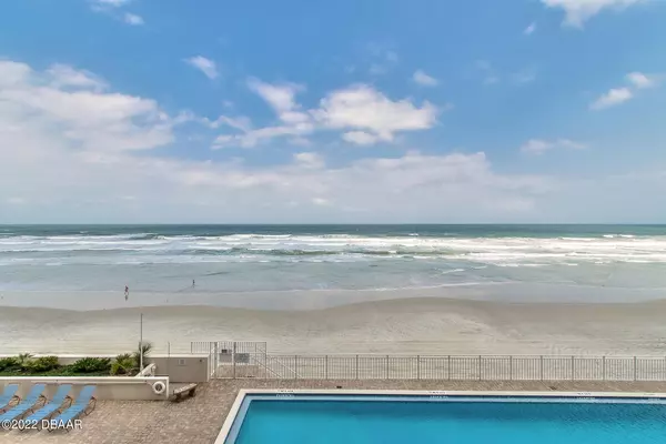 Daytona Beach Shores, FL 32118,2967 Atlantic AVE #304