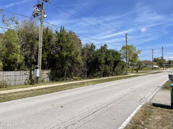 Deltona, FL 32725,742 Anderson DR