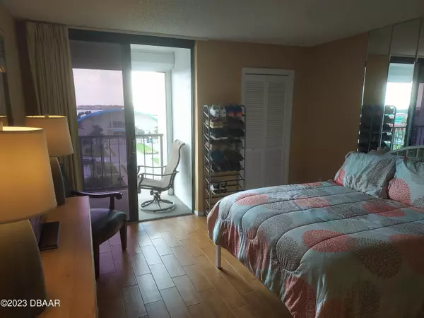 Daytona Beach Shores, FL 32118,3003 Atlantic AVE #5A2