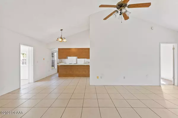 Deltona, FL 32725,937 Hemingway DR