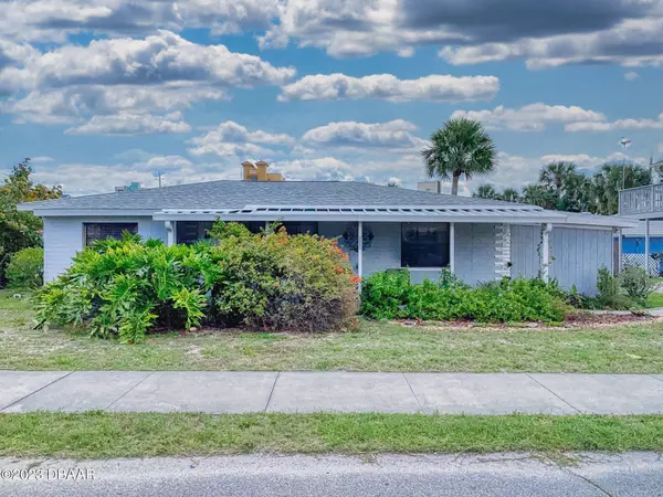 New Smyrna Beach, FL 32169,603 Pine ST