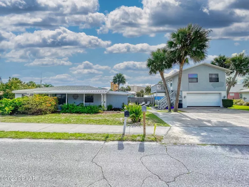 603 Pine ST, New Smyrna Beach, FL 32169