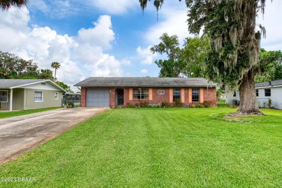 626 Dixie LN, South Daytona, FL 32119