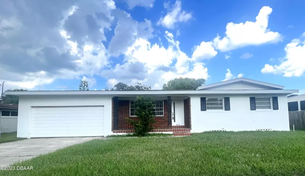 2273 Oriole LN, South Daytona, FL 32119