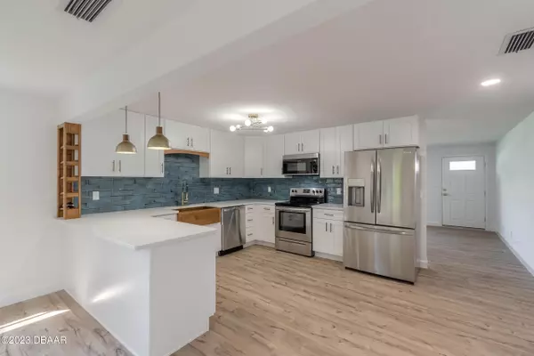 South Daytona, FL 32119,2261 Brian AVE