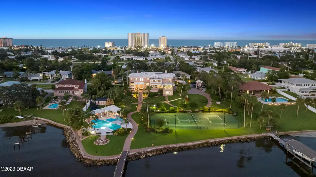 2084 Halifax DR, Daytona Beach, FL 32118