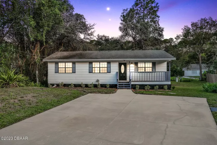 327 Alemander AVE, Debary, FL 32713