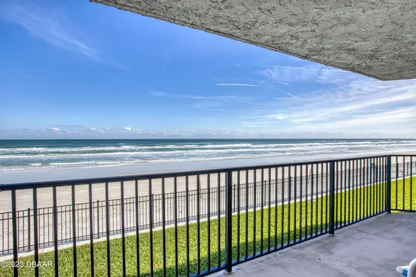 New Smyrna Beach, FL 32169,3001 Atlantic AVE #402