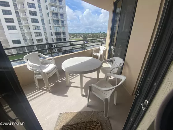 Daytona Beach Shores, FL 32118,3023 Atlantic AVE #3060