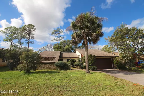 33 Webster LN, Palm Coast, FL 32164