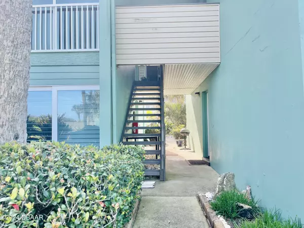 Ormond Beach, FL 32176,5500 Ocean Shore BLVD #33