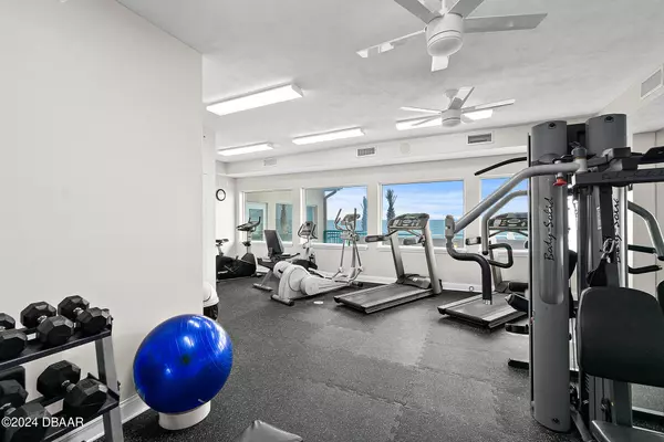 Daytona Beach Shores, FL 32118,3311 Atlantic AVE #204