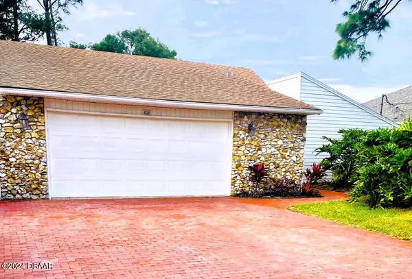 826 Fairway DR, New Smyrna Beach, FL 32168