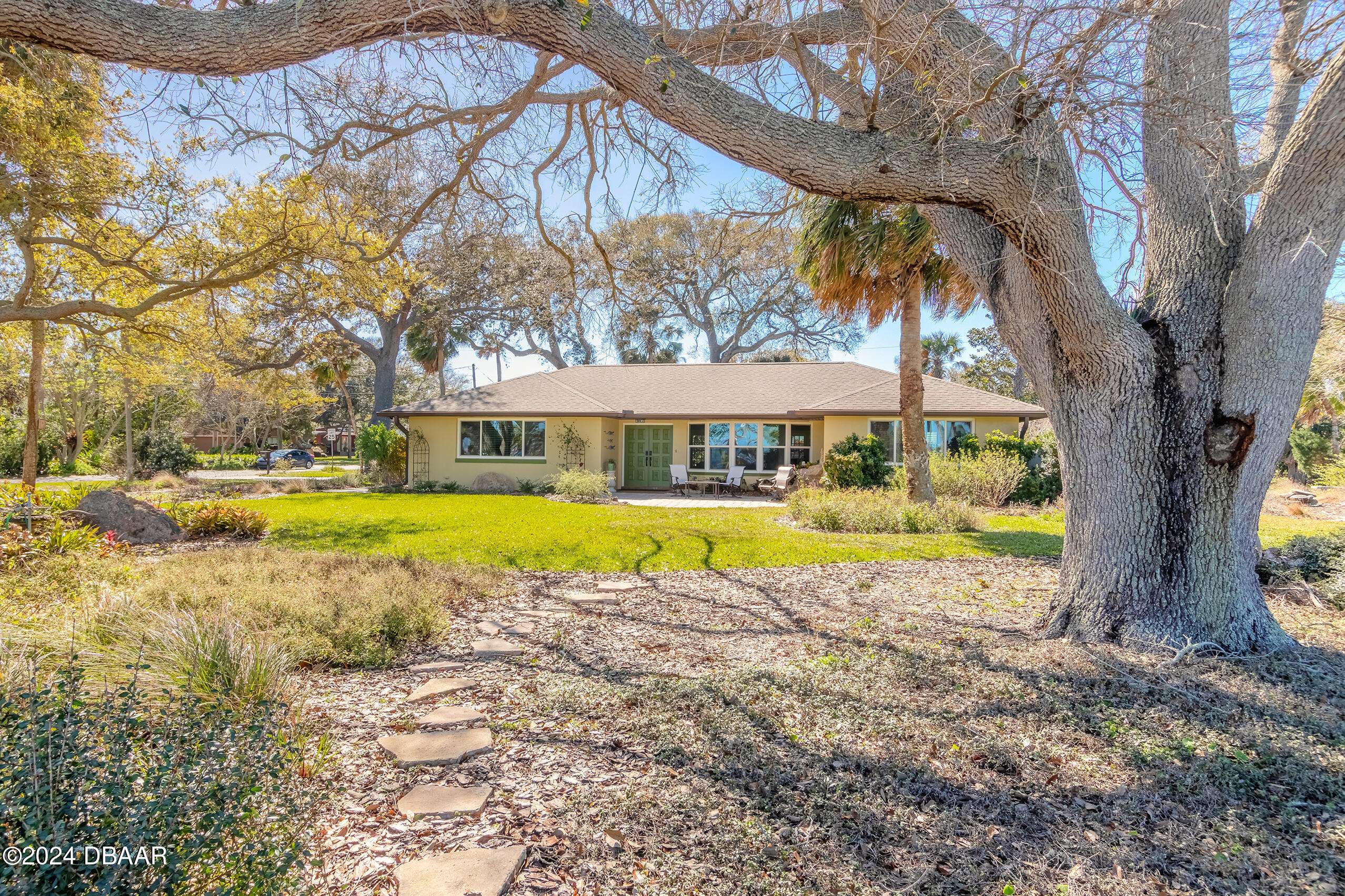 864 Beach ST, Ormond Beach, FL 32174