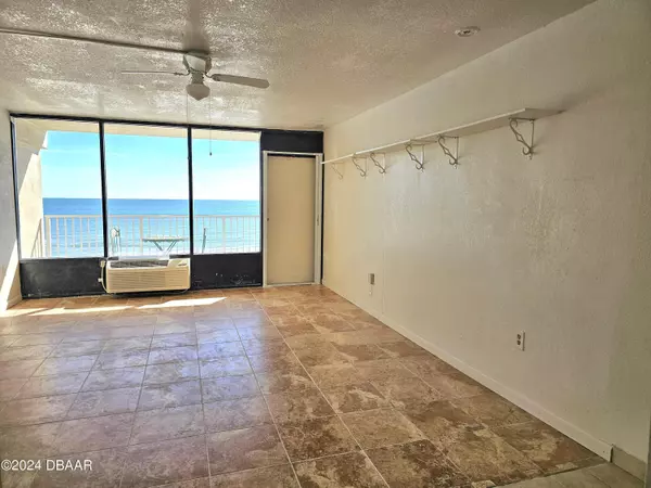 Daytona Beach Shores, FL 32118,2043 Atlantic AVE #429