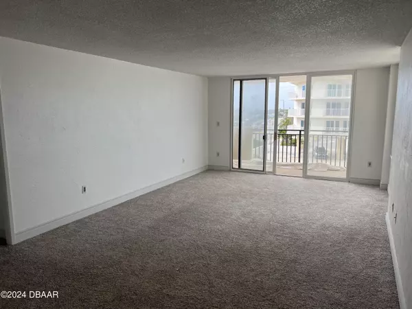 Daytona Beach Shores, FL 32118,2947 Atlantic AVE #306