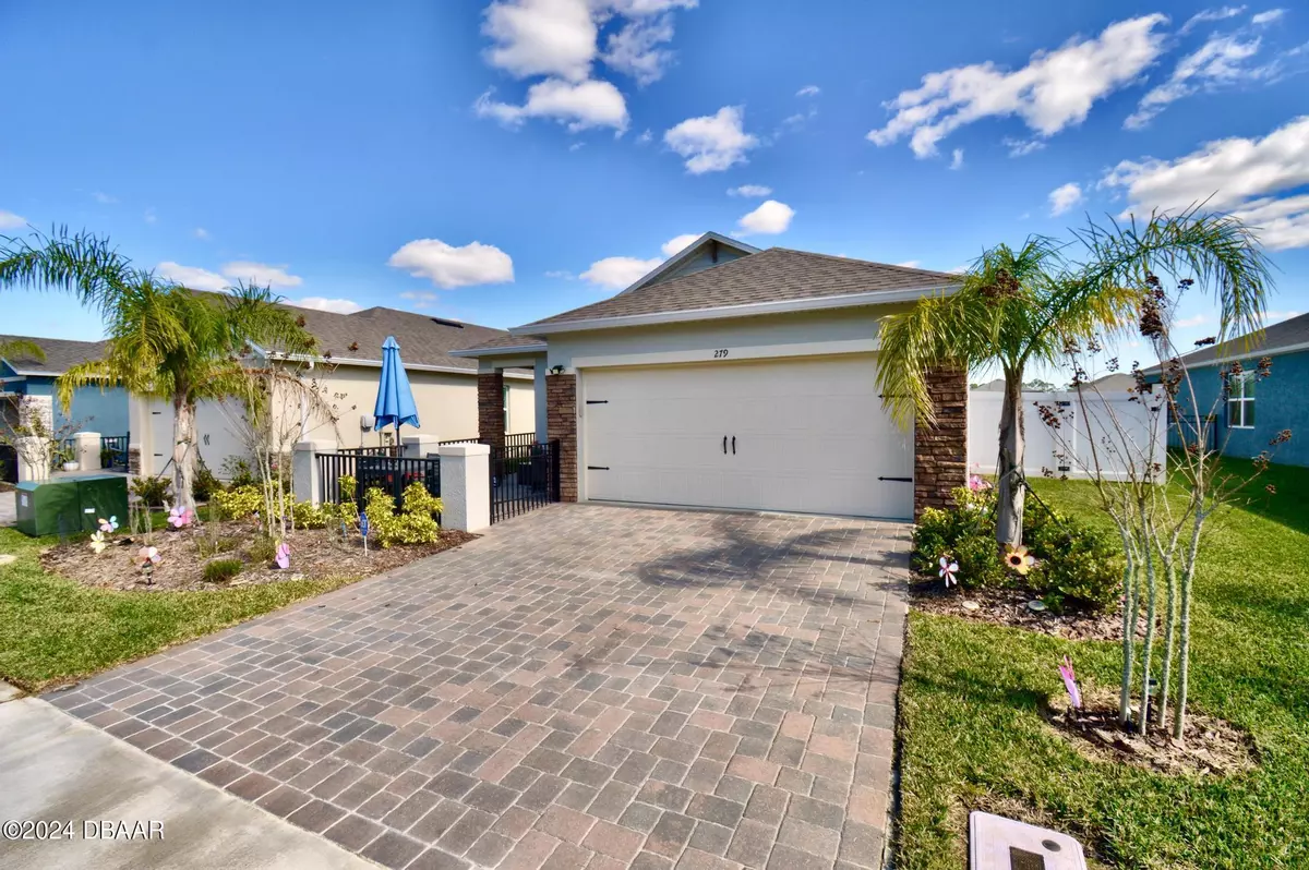 New Smyrna Beach, FL 32168,279 Caryota CT