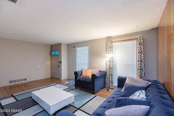 Daytona Beach, FL 32117,881 Coquina DR