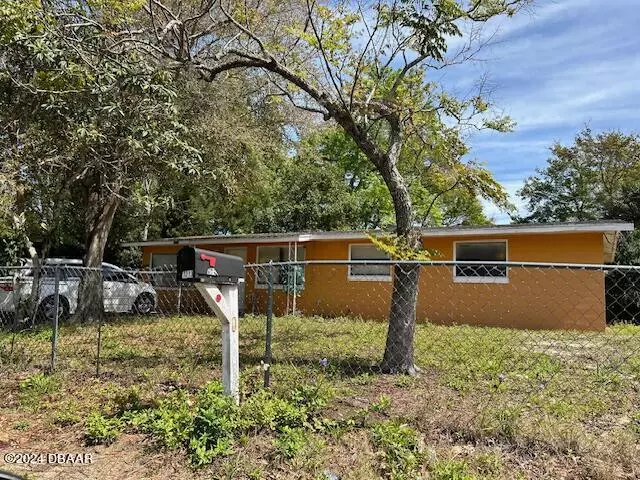 1013 Imperial DR, Daytona Beach, FL 32117