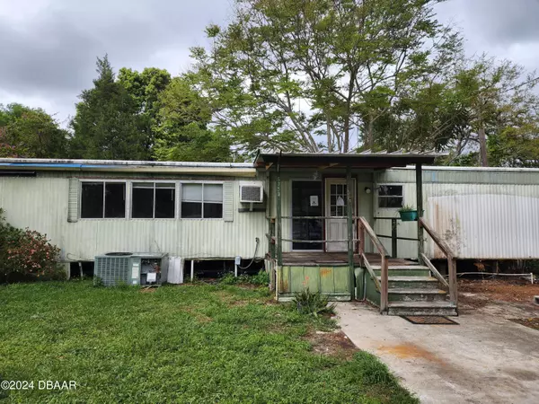 5751 Mitchell ST, Deleon Springs, FL 32130