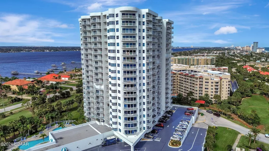 2 Oceans West BLVD #204, Daytona Beach Shores, FL 32118