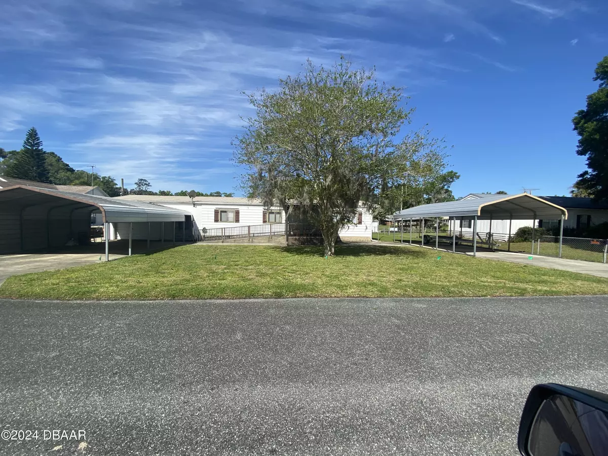 Astor, FL 32102,55705 Keith ST