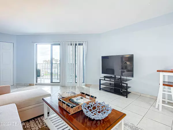 Daytona Beach Shores, FL 32118,3647 Atlantic AVE #2D