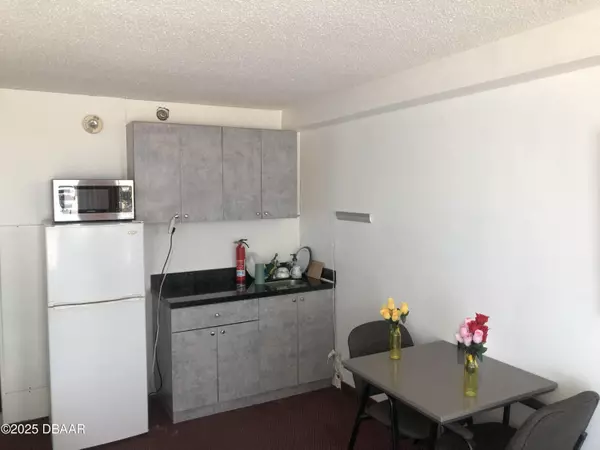 Daytona Beach Shores, FL 32118,1909 Atlantic AVE #201